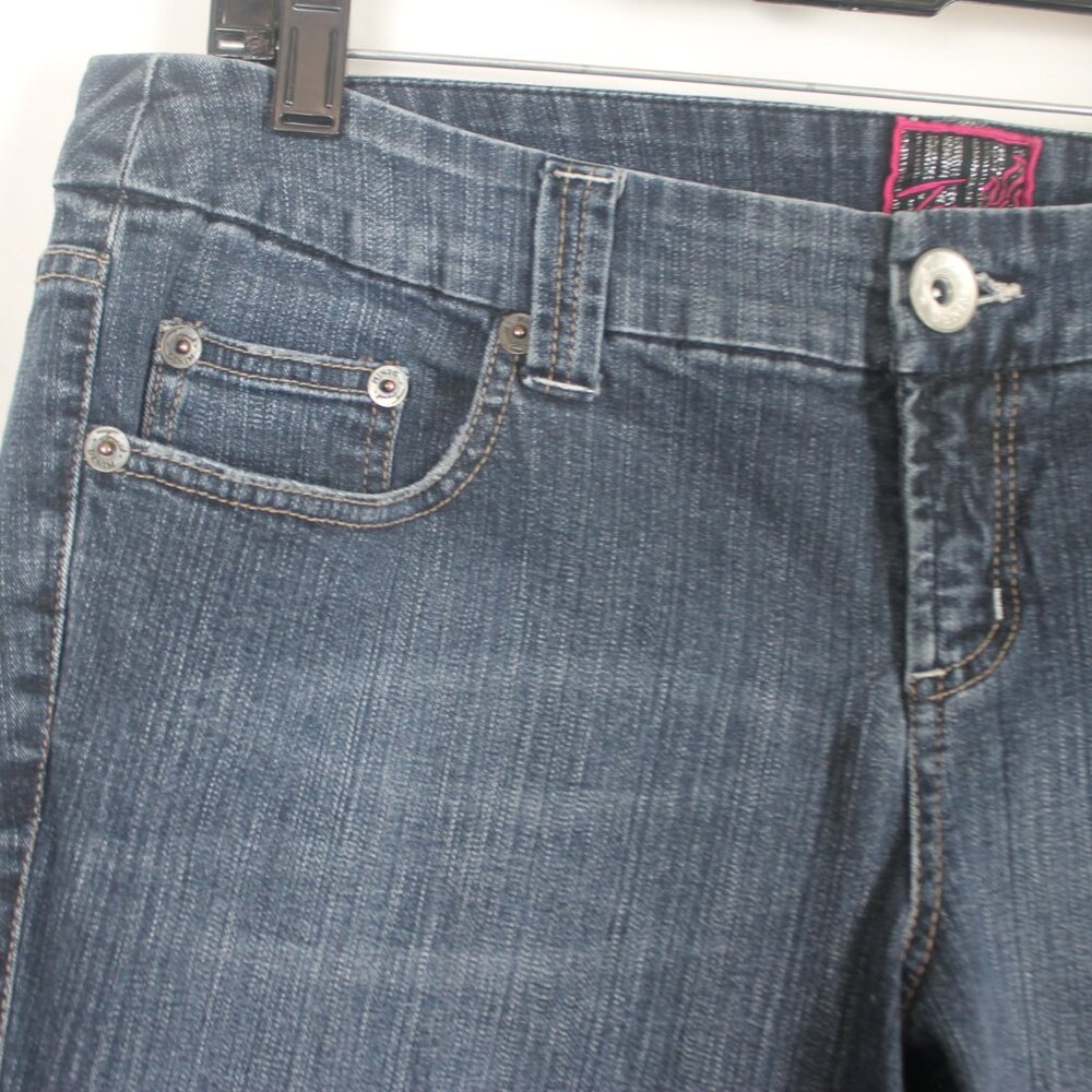 TORRID Denim Jeans Woman Size 16 Dark Blue Boot cut 5 Pocket Design Stretch - Picture 9 of 10